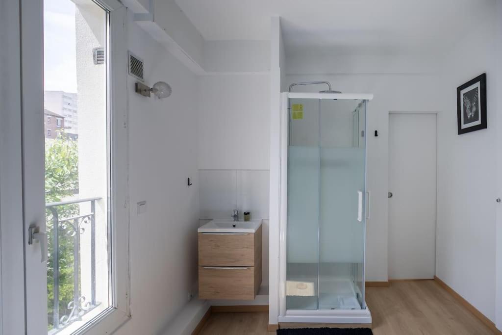 Off Appartement Familial Neuf Pour 4 - L'Eclat De Clichy Zewnętrze zdjęcie